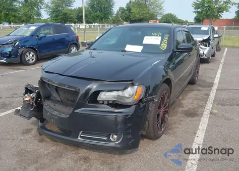 2014 Chrysler 300 300S z USA, uszkodzony, nr VIN 2C3CCAGG4EH384322